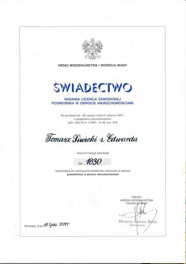 Świadectwo nadania licencji zawodowej pośrednika w obrocie nieruchomościami nr 1830 — Tomasz Siwicki, syn Edwarda. Urząd Mieszkalnictwa i Rozwoju Miast, 2001 r.